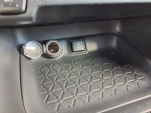 Used 2020 Toyota RAV4 XLE AWD/4WD image 8