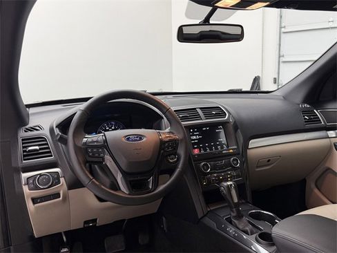 Used 2018 Ford Explorer XLT w/ Equipment Group 202A image 22