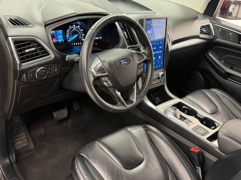 Used 2022 Ford Edge Titanium AWD/4WD image 3