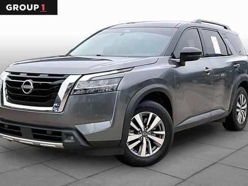 Used 2022 Nissan Pathfinder SL AWD/4WD image 1