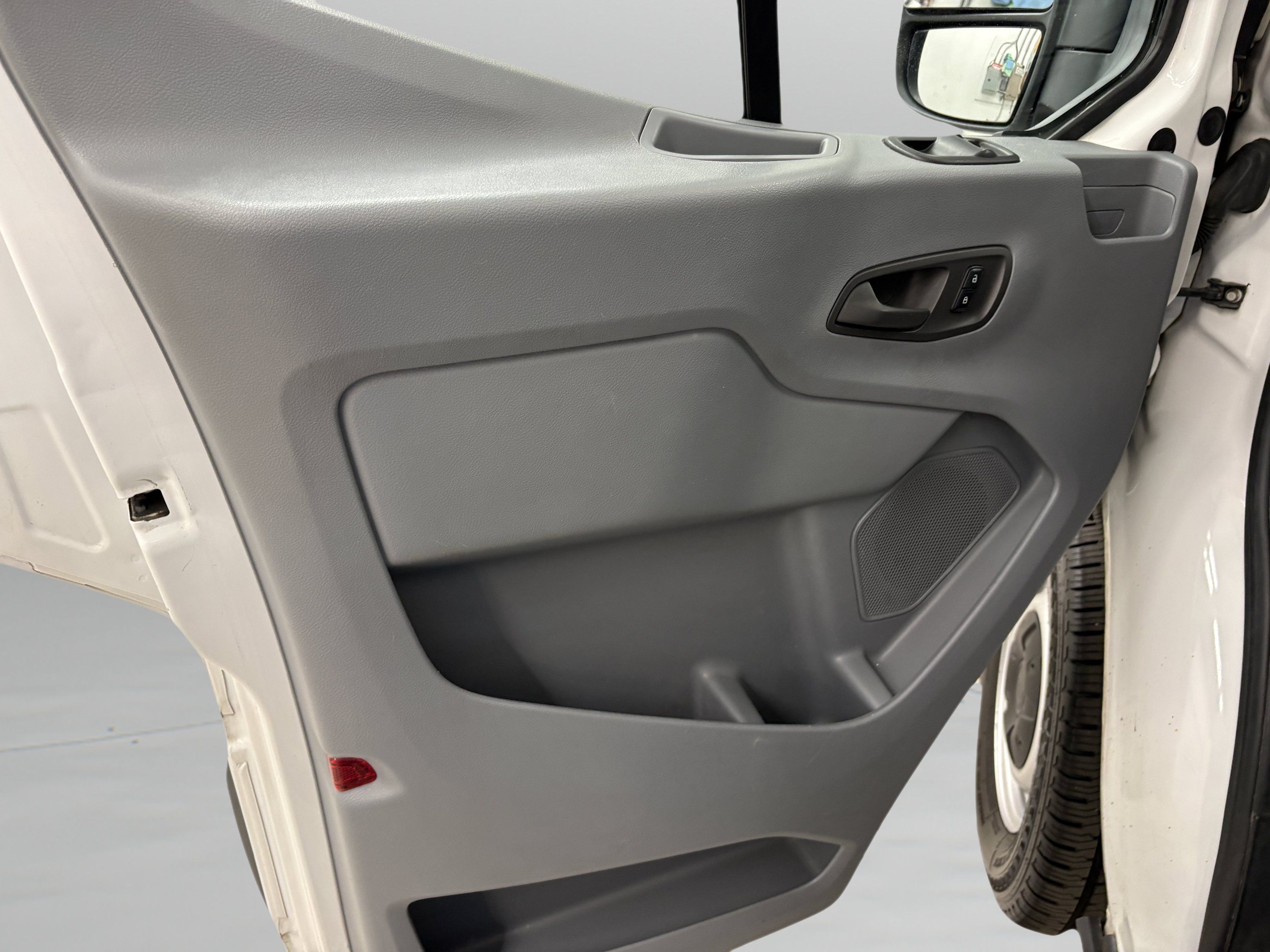 Used 2018 Ford Transit 350 XL RWD image 10