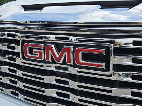 Certified 2026 GMC Sierra 1500 Denali w/ Denali Reserve Package AWD/4WD image 12