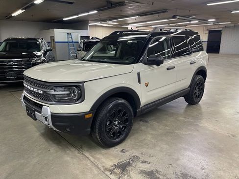 Certified 2025 Ford Bronco Sport Badlands AWD/4WD image 4