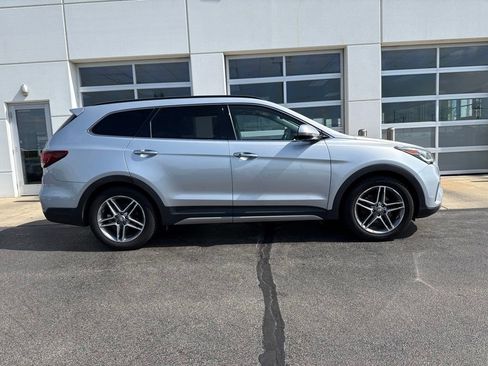 Used 2017 Hyundai Santa Fe Limited AWD/4WD image 3