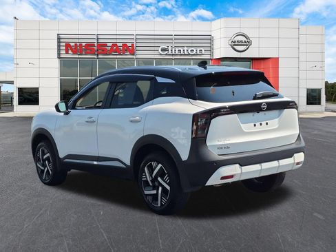 Used 2026 Nissan Kicks SV w/ Charging Package FWD image 5