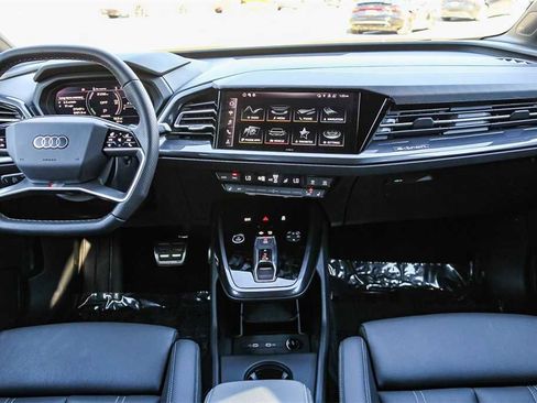 Used 2025 Audi Q4 e-tron Premium Plus w/ Premium Plus image 13