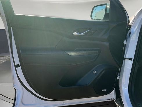 Used 2023 GMC Acadia SLT image 19