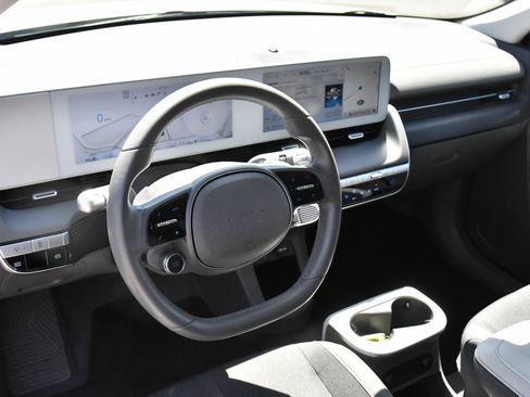 Used 2024 Hyundai Ioniq 5 SE RWD image 16