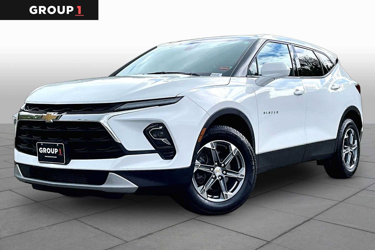 Used 2024 Chevrolet Blazer LT AWD/4WD image 1