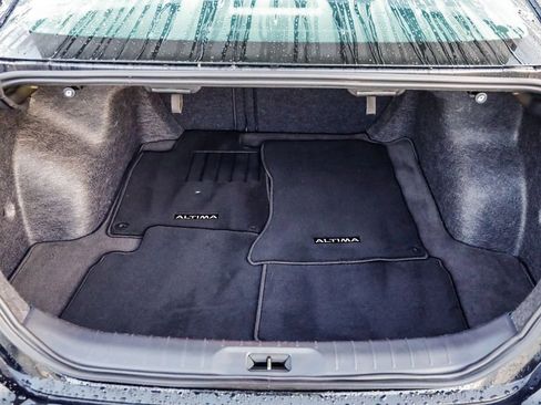 Used 2025 Nissan Altima 2.5 SV image 30