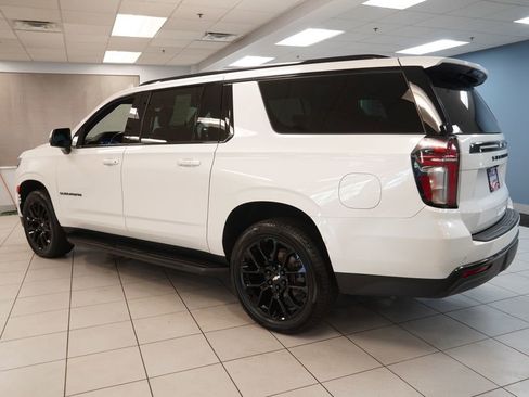 Used 2022 Chevrolet Suburban RST w/ Luxury Package AWD/4WD image 7