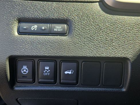 Used 2018 Nissan Murano Platinum image 17