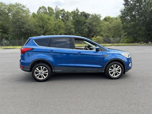 Used 2019 Ford Escape SE FWD image 6
