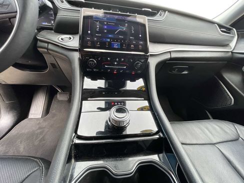 Used 2023 Jeep Grand Cherokee L Limited w/ Luxury Tech Group II image 34