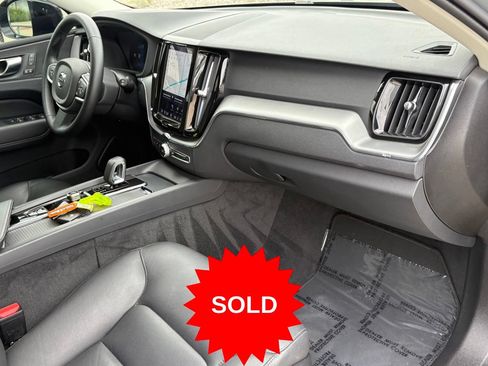 Certified 2025 Volvo XC60 B5 Core AWD/4WD image 36