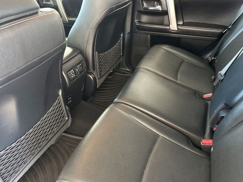 Used 2016 Toyota 4Runner Limited AWD/4WD image 4