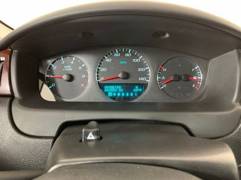 Used 2009 Chevrolet Impala LT FWD image 16