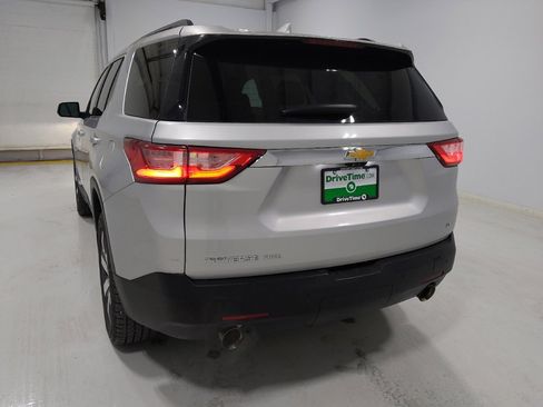 Used 2021 Chevrolet Traverse LT w/ LT Premium Package image 6