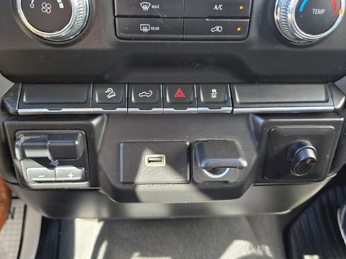 Used 2020 GMC Sierra 1500 4x4 Crew Cab image 23