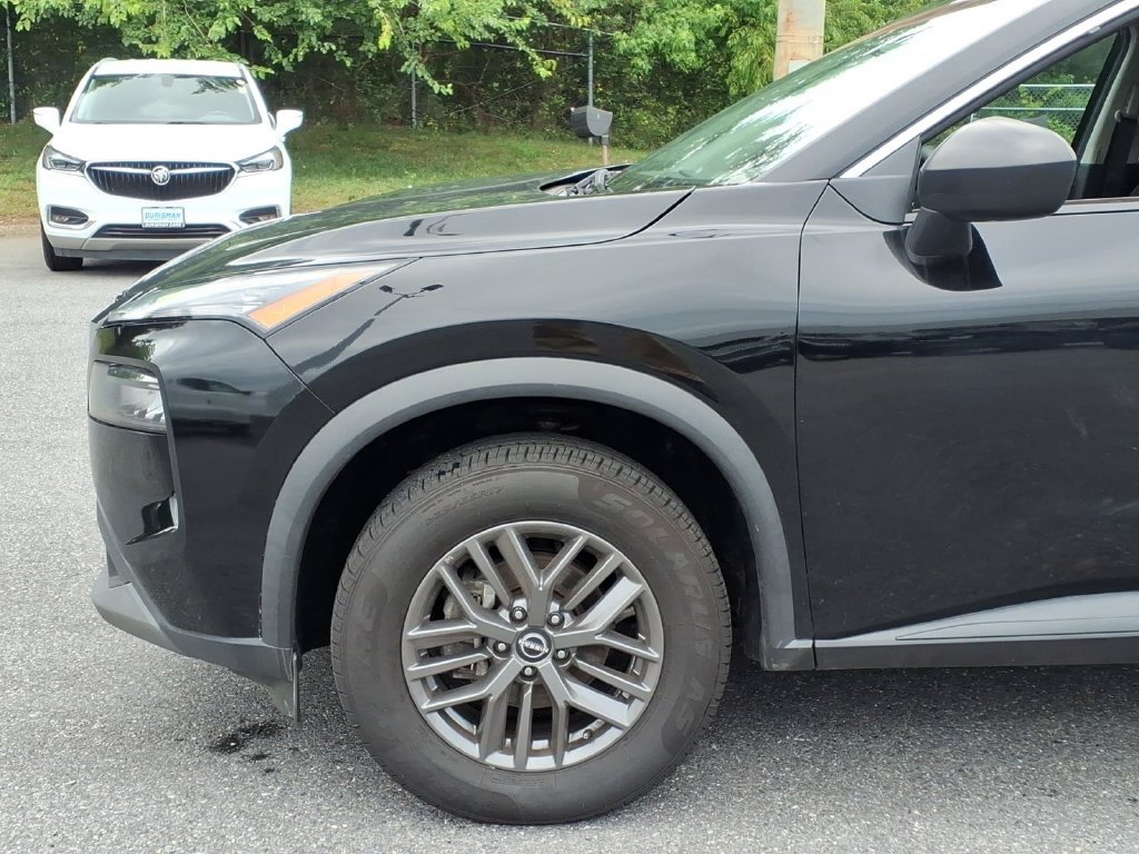 Used 2023 Nissan Rogue S FWD image 7
