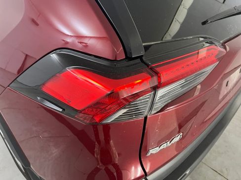 Used 2022 Toyota RAV4 LE image 19