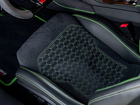 Used 2020 Lamborghini Huracan EVO image 16