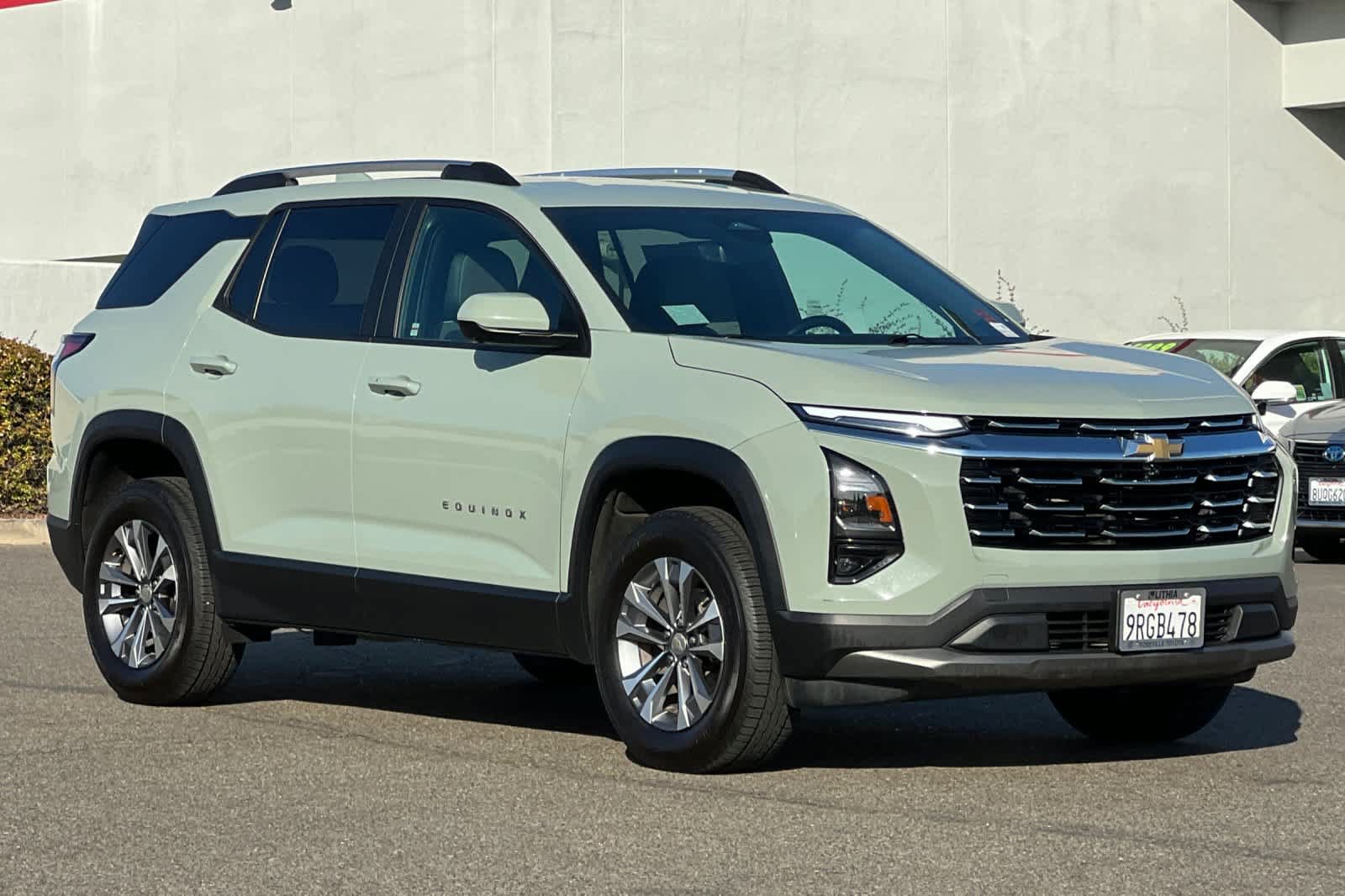 Used 2025 Chevrolet Equinox LT w/ Convenience Package II AWD/4WD image 5