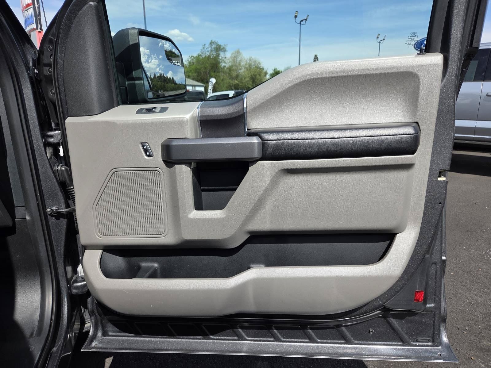 Used 2015 Ford F150 XLT RWD image 22