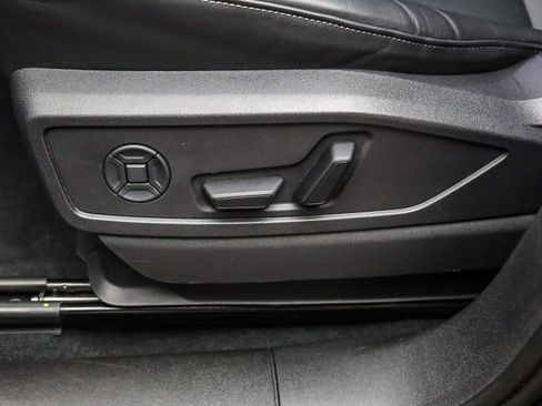 Certified 2025 Audi Q5 Premium w/ Convenience Package image 20