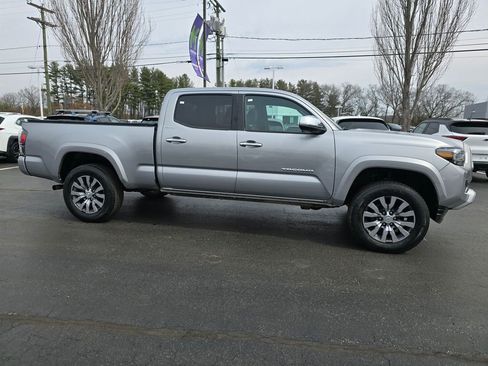 Used 2021 Toyota Tacoma Limited image 8