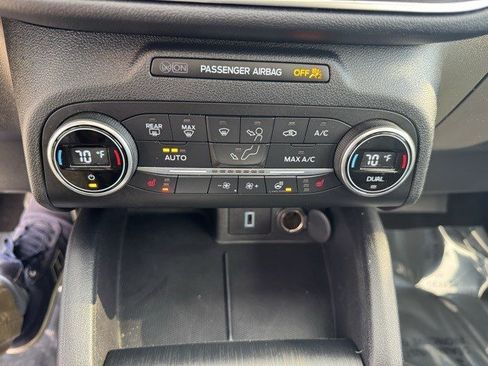 Used 2020 Ford Escape Titanium image 23