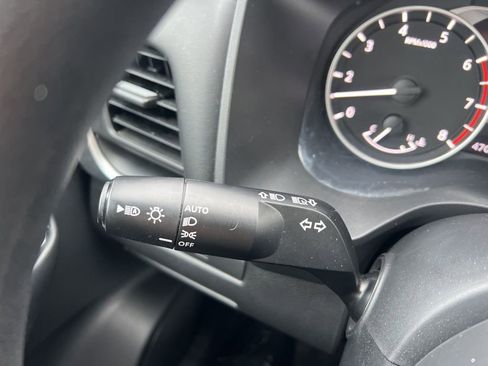 Used 2024 Nissan Rogue S image 13