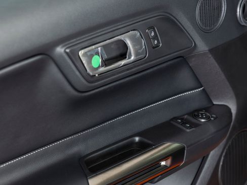 Used 2021 Ford Mustang Shelby GT500 w/ Carbon Fiber Track Pack image 48