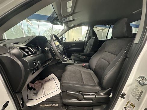 Used 2023 Honda Ridgeline Sport image 9