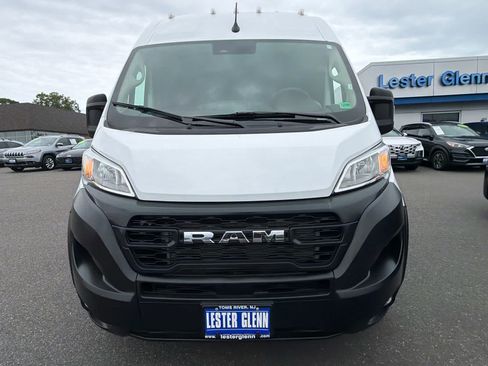 Used 2024 RAM ProMaster 2500 w/ Convenience Group FWD image 4
