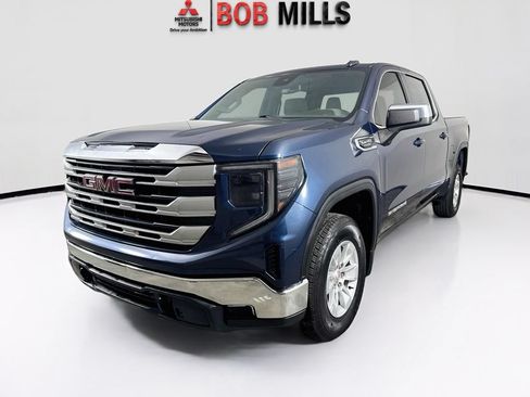 Used 2022 GMC Sierra 1500 SLE AWD/4WD image 3