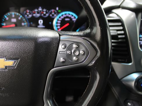Used 2020 Chevrolet Suburban Premier image 13