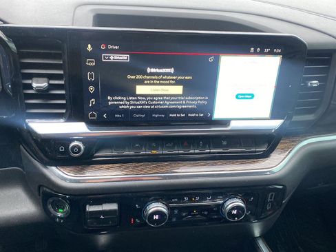 Used 2025 GMC Sierra 1500 Elevation image 12