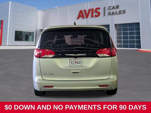 Used 2023 Chrysler Voyager LX FWD image 7