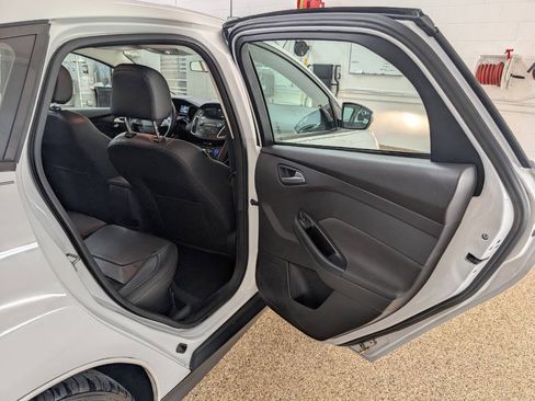 Used 2015 Ford Focus SE w/ Equipment Group 201A FWD image 15