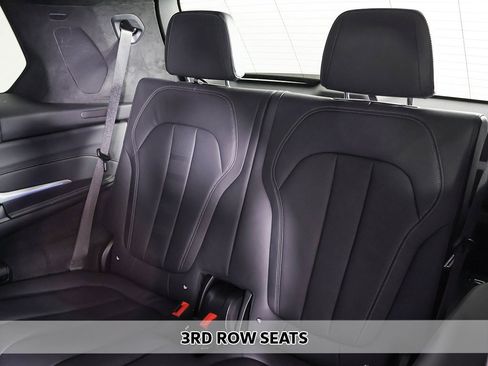 Used 2022 BMW X7 xDrive40i w/ M Sport Package image 13