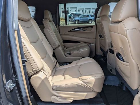 Used 2020 Cadillac Escalade ESV Platinum AWD/4WD image 22
