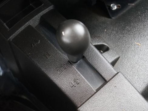 Used 2018 Chevrolet Silverado 2500 W/T AWD/4WD image 17