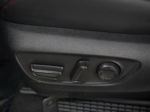 Used 2025 Toyota Sienna XSE AWD/4WD image 24