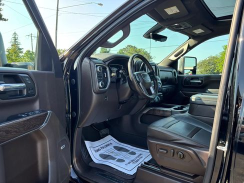 Used 2020 GMC Sierra 2500 Denali w/ Denali Ultimate Package AWD/4WD image 19