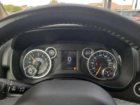 Used 2020 RAM 1500 Big Horn AWD/4WD image 18
