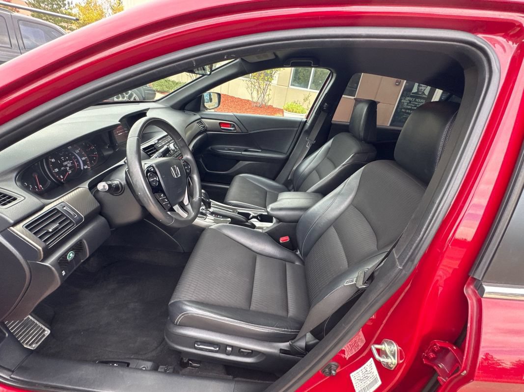 Used 2017 Honda Accord Sport image 25