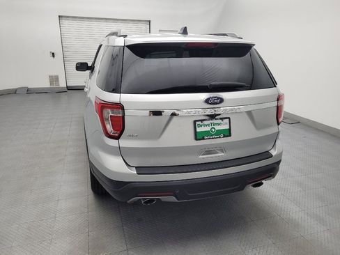 Used 2018 Ford Explorer XLT FWD image 6