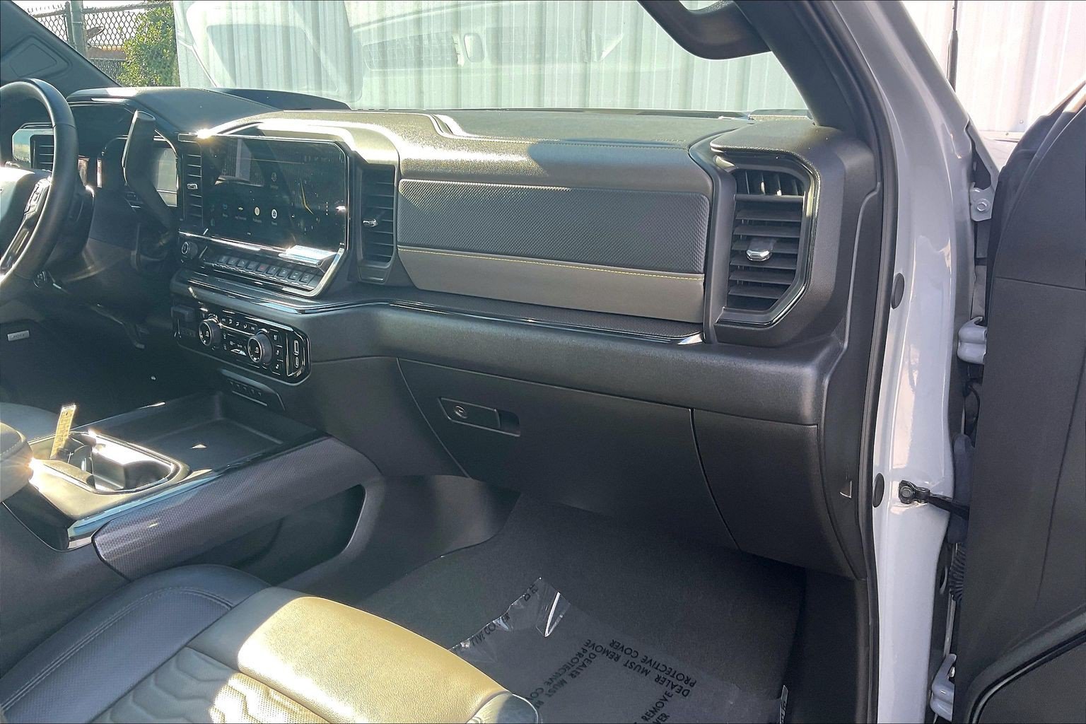 Used 2024 Chevrolet Silverado 2500 ZR2 w/ Technology Package AWD/4WD image 21