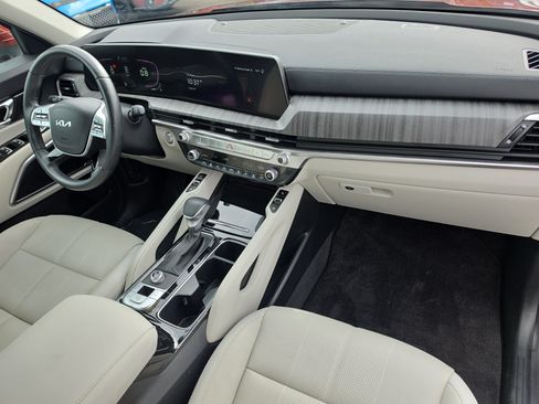 Certified 2024 Kia Telluride EX w/ EX Captain's Chair Package FWD image 11